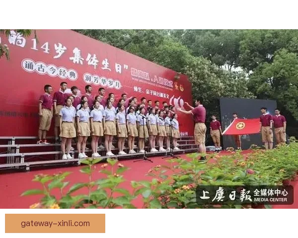 半百芳华泳池绽放 比基尼映照“老斑鸠”的仪式感时光